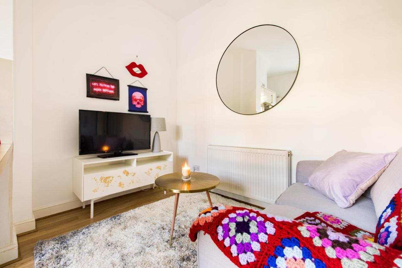 Mornington Crescent Apartment London Bagian luar foto