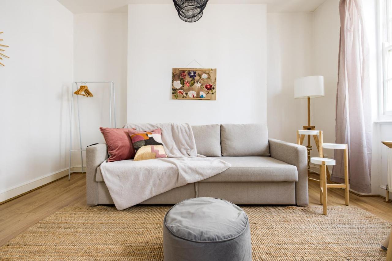 Mornington Crescent Apartment London Bagian luar foto