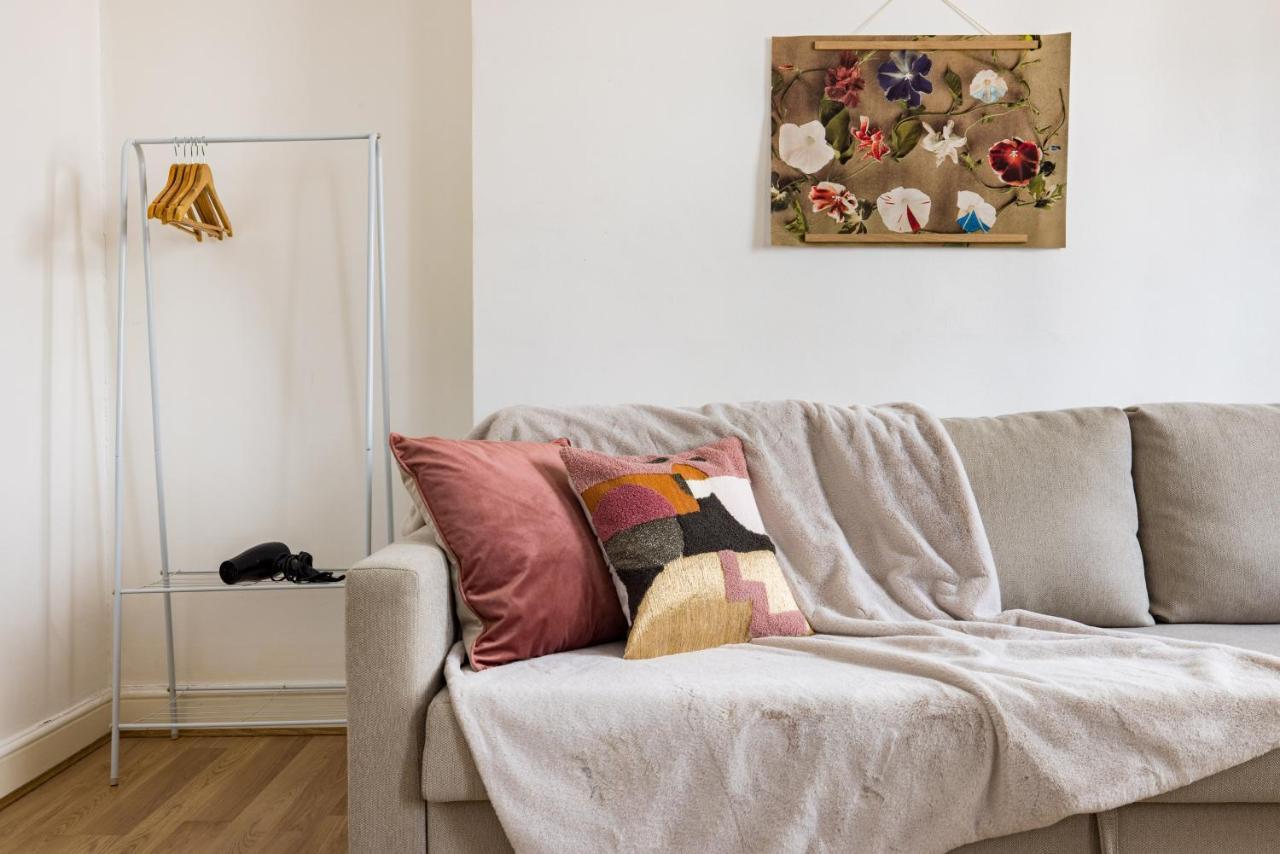 Mornington Crescent Apartment London Bagian luar foto